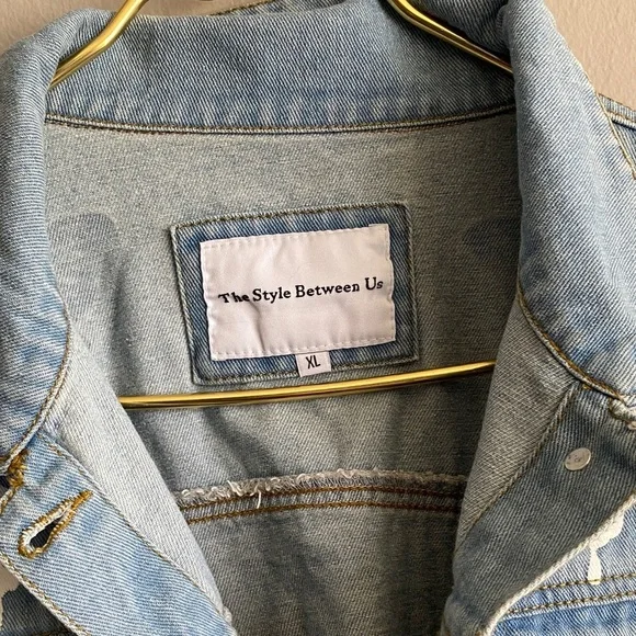 Women's Light Blue Denim Jacket with Butterfly Embroidery - Picture 6 of 11